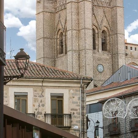 Apartamentos Turisticos Avila La Catedral Exteriör bild