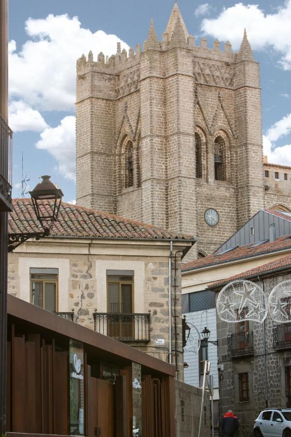 Apartamentos Turisticos Avila La Catedral Exteriör bild