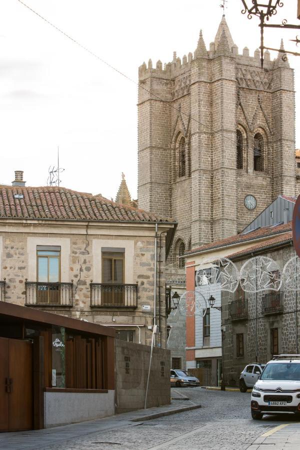 Apartamentos Turisticos Avila La Catedral Exteriör bild